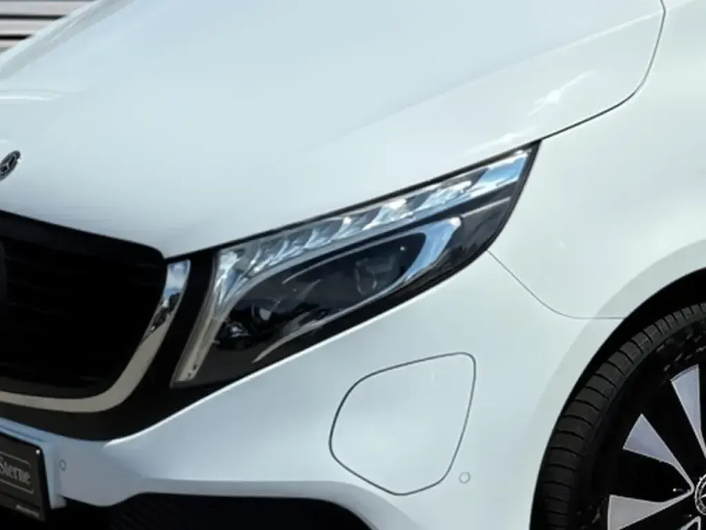 Gebraucht Mercedes EQV300 Avantgarde 150 kW (204 PS) 2021 Weiß Van / Kleinbus