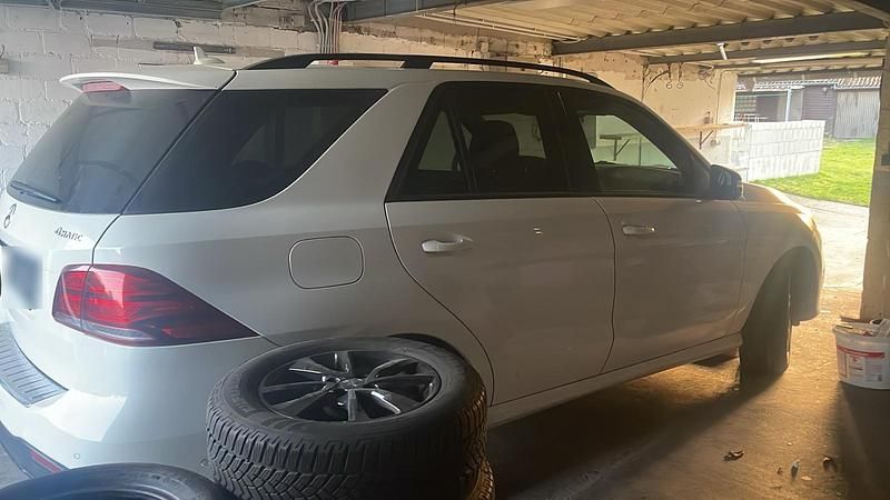 Gebraucht Mercedes GLE350 258 PS (189 kW) 2016 Weiß SUV