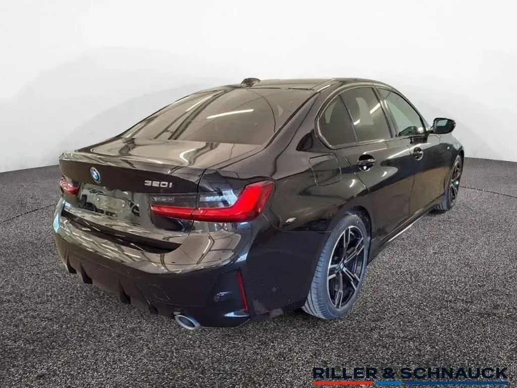 Gebraucht BMW 320 M Sport 184 PS (135 kW) 2025 Schwarz Limousine