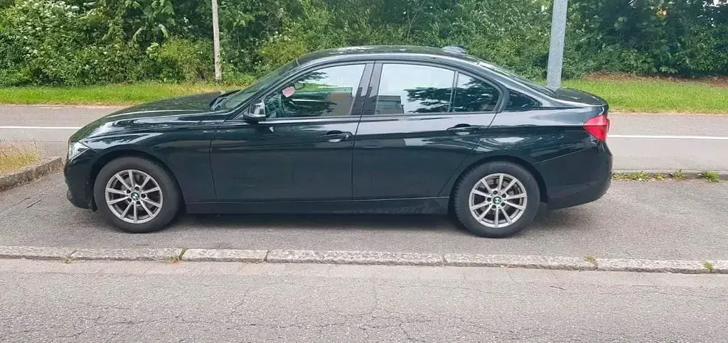 Gebraucht BMW 318 Luxury Line 136 PS (100 kW) 2018 Schwarz Kombi