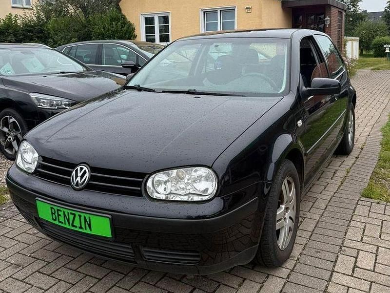 Schwarz Gebraucht 2003 VW Golf IV Comfortline Limousine | 2.499 € (Etwas zu teuer) - Bild 1/4