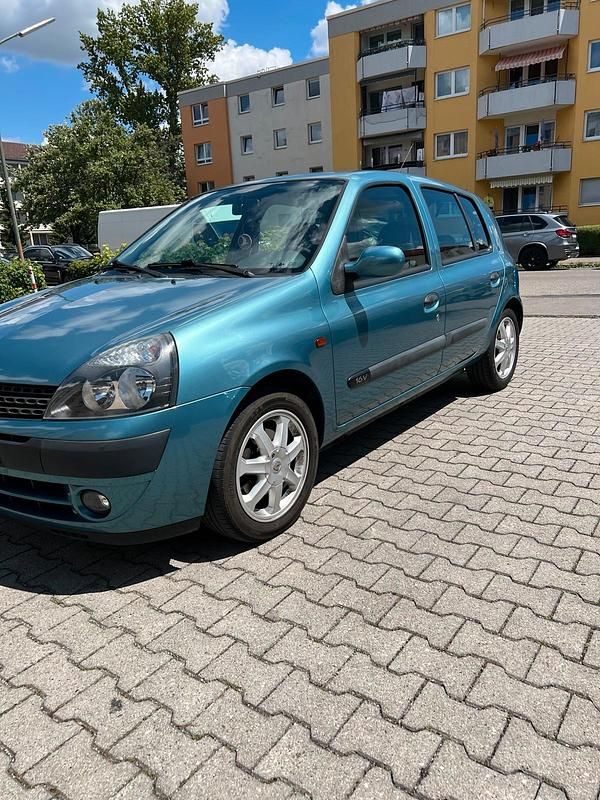 Blau Gebraucht 2002 Renault Clio II Dynamique Kleinwagen | 2.250 € (Fairer Preis) - Bild 1/4