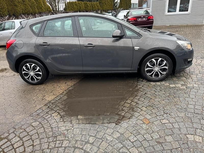 Gebraucht Opel Astra Selection 87 PS (63 kW) 2012 Grau Limousine