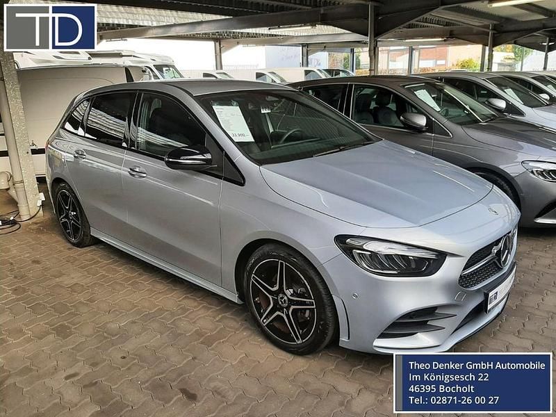 Silber Gebraucht 2024 Mercedes B200 AMG Line Premium Van / Kleinbus | 33.900 € (Fairer Preis) - Bild 1/4