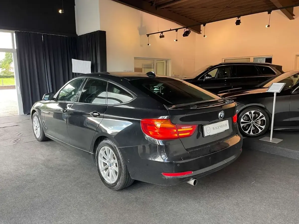 Gebraucht BMW 320 Performance 184 PS (135 kW) 2013 Schwarz Limousine