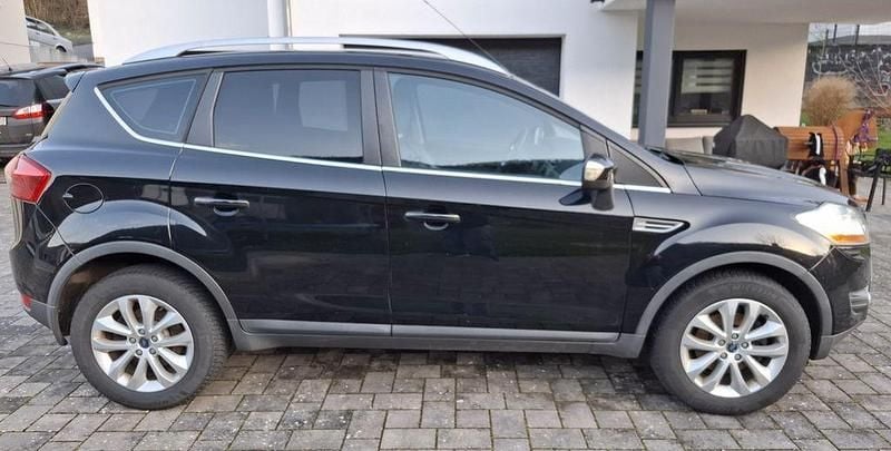 Gebraucht Ford Kuga Titanium 140 PS (102 kW) 2010 Schwarz SUV