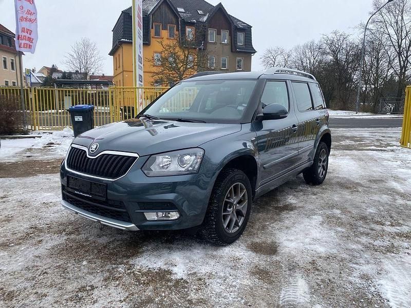 Blau Gebraucht 2015 Skoda Yeti SUV | 6.990 € (Guter Preis) - Bild 1/4