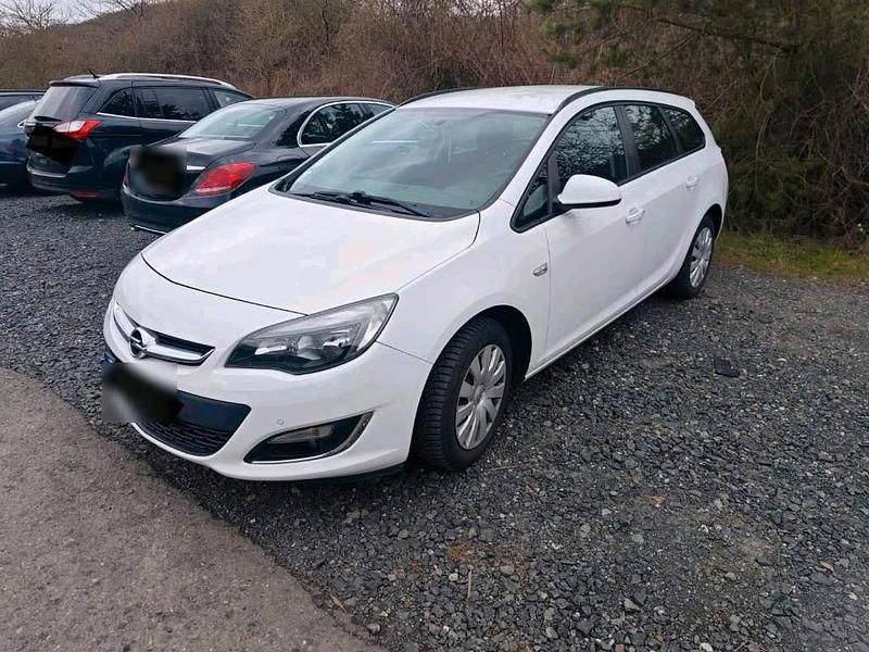 Gebraucht Opel Astra 131 PS (96 kW) 2013 Weiß Kombi
