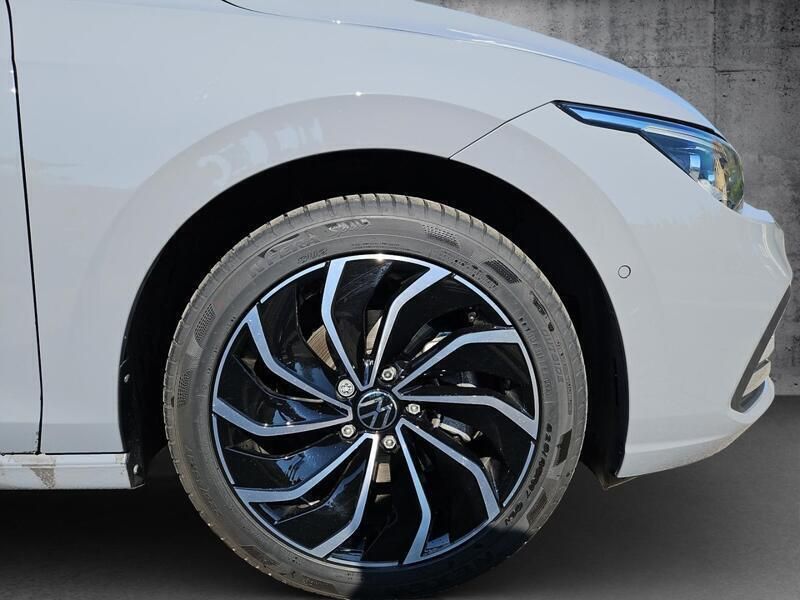 Gebraucht VW Golf VIII Move 150 PS (110 kW) 2023 Grau Limousine