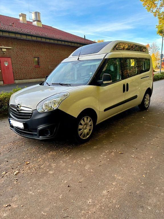 Weiß Gebraucht 2017 Opel Combo Van / Kleinbus | 7.499 € - Bild 1/4