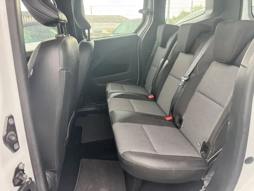 Gebraucht Renault Kangoo Equilibre 95 PS (69 kW) 2022 Weiß Van / Kleinbus