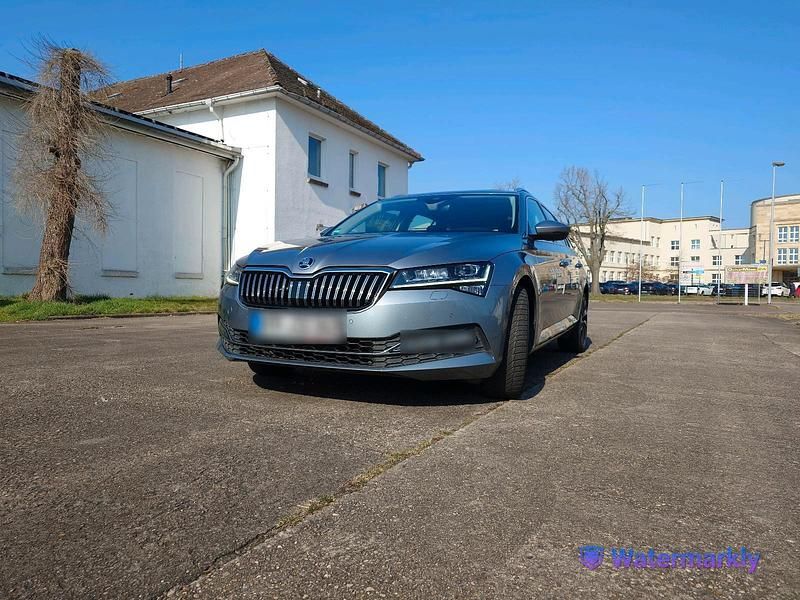 Gebraucht Skoda Superb Style 190 PS (139 kW) 2019 Silber Kombi