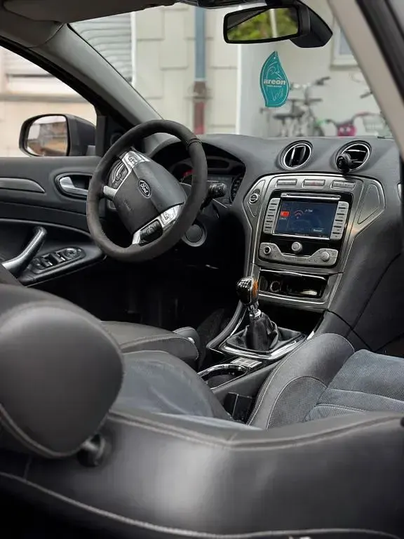 Gebraucht Ford Mondeo Titanium 163 PS (119 kW) 2010 Silber Limousine