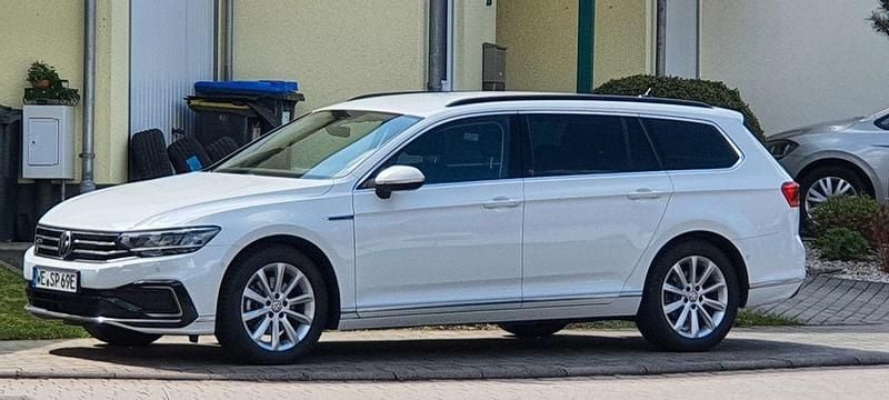 Weiß Gebraucht 2020 VW Passat GTE Kombi | 19.000 € (Guter Preis) - Bild 1/4