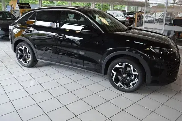 Neu VW T-Roc R-line 150 PS (110 kW) 2026 Schwarz SUV