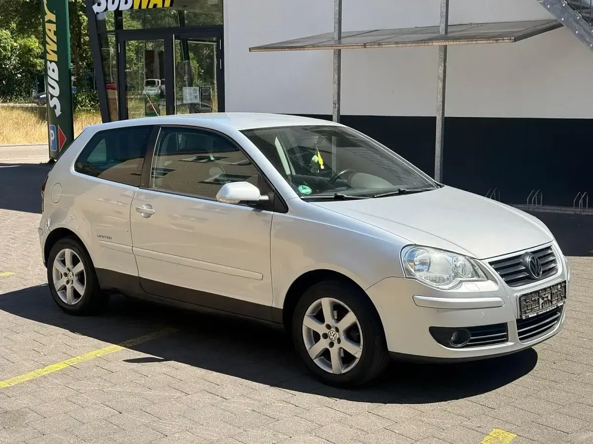 Gebraucht VW Polo United 70 PS (51 kW) 2008 Silber Kleinwagen