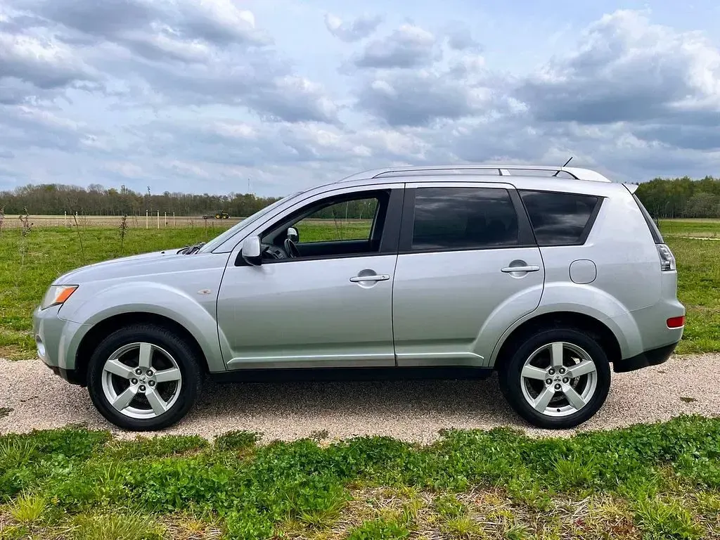 Gebraucht Mitsubishi Outlander Invite 170 PS (125 kW) 2008 Grau SUV