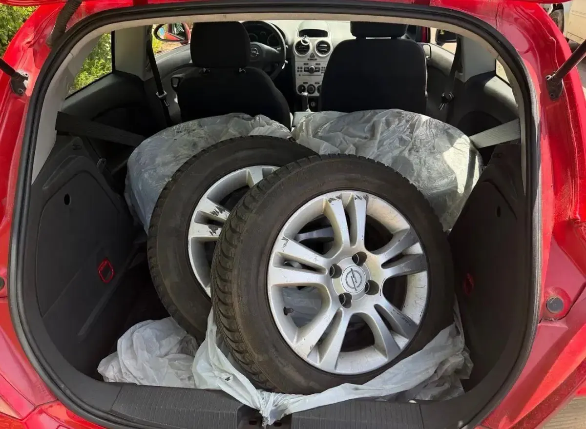 Gebraucht Opel Corsa 86 PS (63 kW) 2010 Rot Kleinwagen