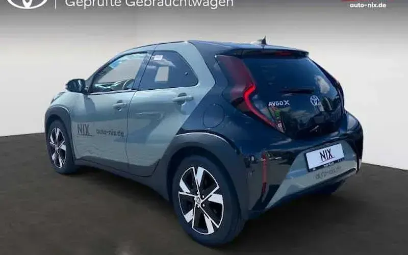 Neu Toyota Aygo X 116 PS (85 kW) 2026 Schwarz SUV