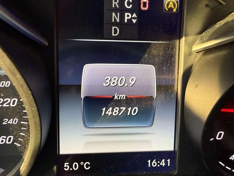 Gebraucht Mercedes V220 Edition 190 PS (139 kW) 2016 Weiß Van / Kleinbus