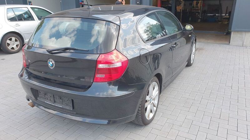 Gebraucht BMW 118 143 PS (105 kW) 2009 Schwarz Kleinwagen
