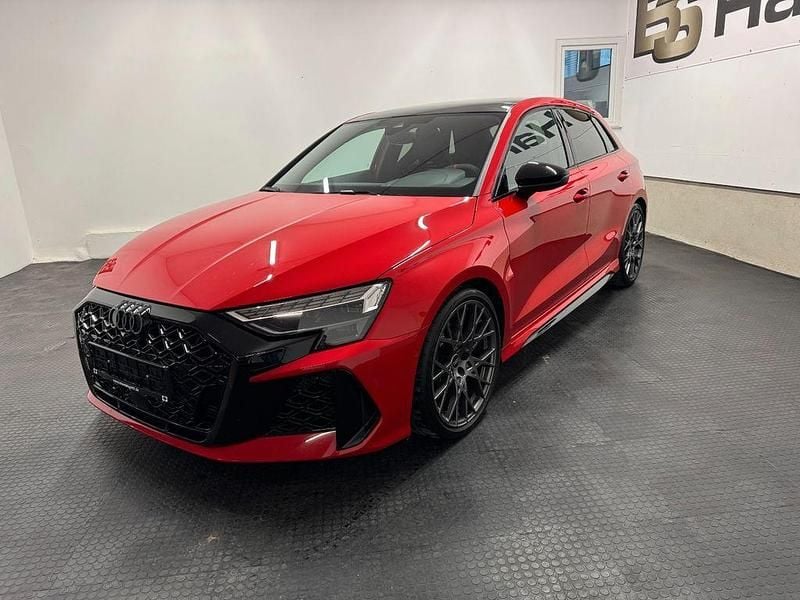 Gebraucht Audi RS3 Sport 400 PS (294 kW) 2025 Rot Limousine