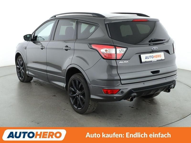 Gebraucht Ford Kuga Titanium 175 PS (128 kW) 2018 Grau SUV