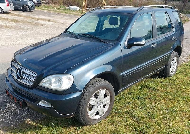 Schwarz Gebraucht 2005 Mercedes ML270 Edition SUV | 5.900 € (Superpreis) - Bild 1/4