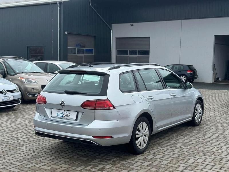 Gebraucht VW Golf VII 116 PS (85 kW) 2019 Silber Kombi