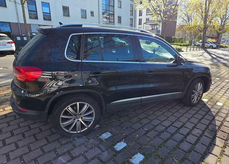 Second-hand VW Tiguan LOUNGE 150 CP (110 kW) 2015 Negru SUV