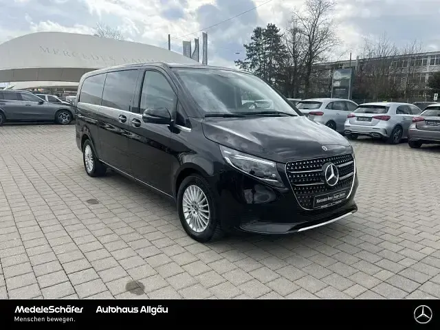 Gebraucht Mercedes V300 Avantgarde 237 PS (174 kW) 2025 Obsidianschwarz Van / Kleinbus