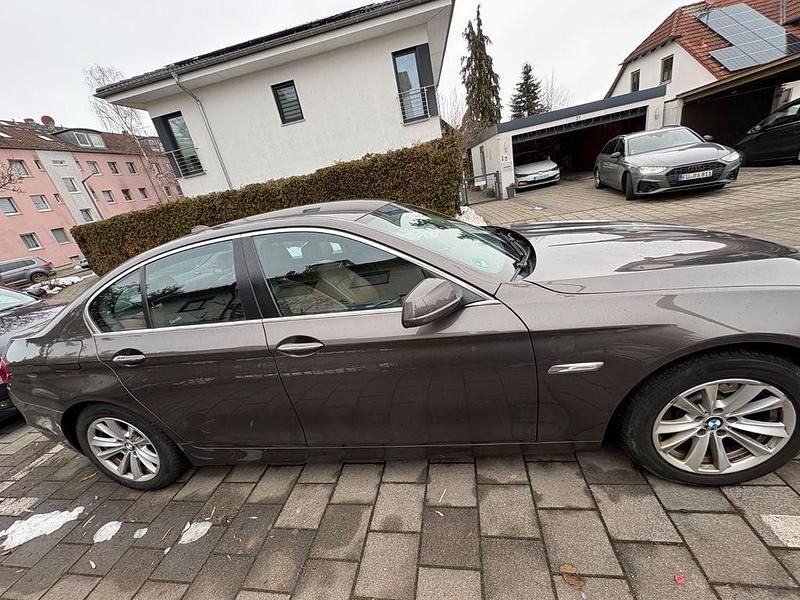 Gebraucht BMW 525 204 PS (150 kW) 2011 Braun Limousine
