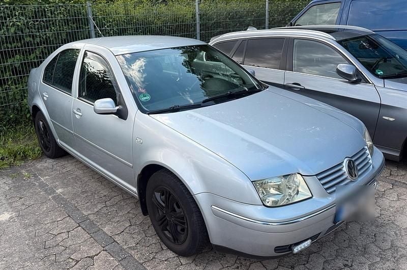 Silber Gebraucht 2003 VW Bora Limousine | 1.300 € (Guter Preis) - Bild 1/4