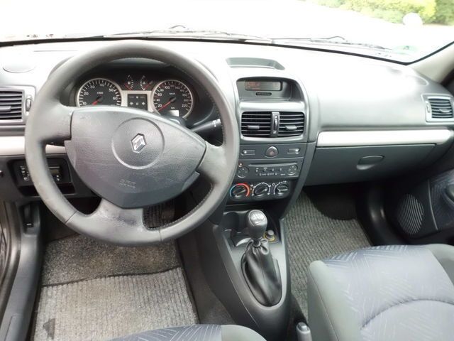 Gebraucht Renault Clio II 133 PS (97 kW) 2002 Schwarz Kleinwagen