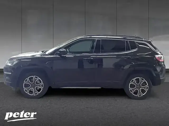 Usado Jeep Compass 241 HP (177 kW) 2021 Preto SUV