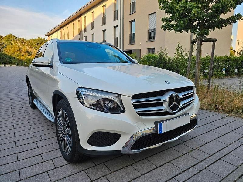 Weiß Gebraucht 2018 Mercedes GLC250 SUV | 27.900 € (Superpreis) - Bild 1/4