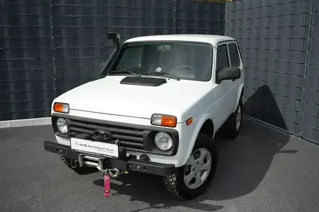 Second-hand Lada Taiga 83 CP (61 kW) 2017 Alb SUV