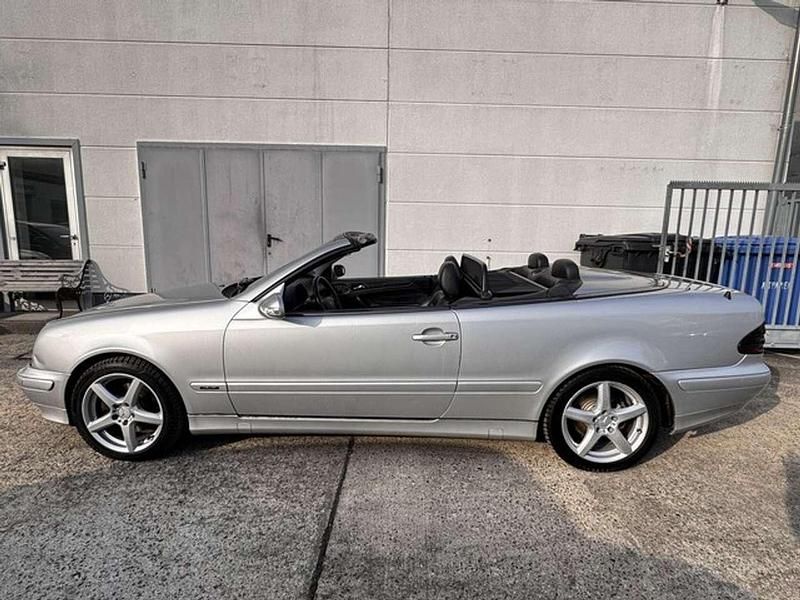 Gebraucht Mercedes CLK230 193 PS (141 kW) 2001 Silber Cabrio