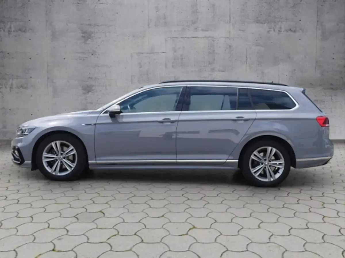 Gebraucht VW Passat Business 200 PS (147 kW) 2022 Mondsteingrau Kombi