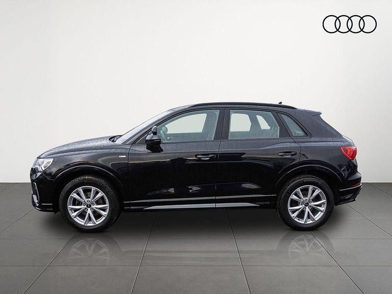 Gebraucht Audi Q3 S-Line 150 PS (110 kW) 2023 Mythosschwarz metallic SUV