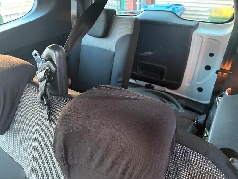 Gebraucht Dacia Lodgy Ambiance 102 PS (75 kW) 2017 Weiß Van / Kleinbus