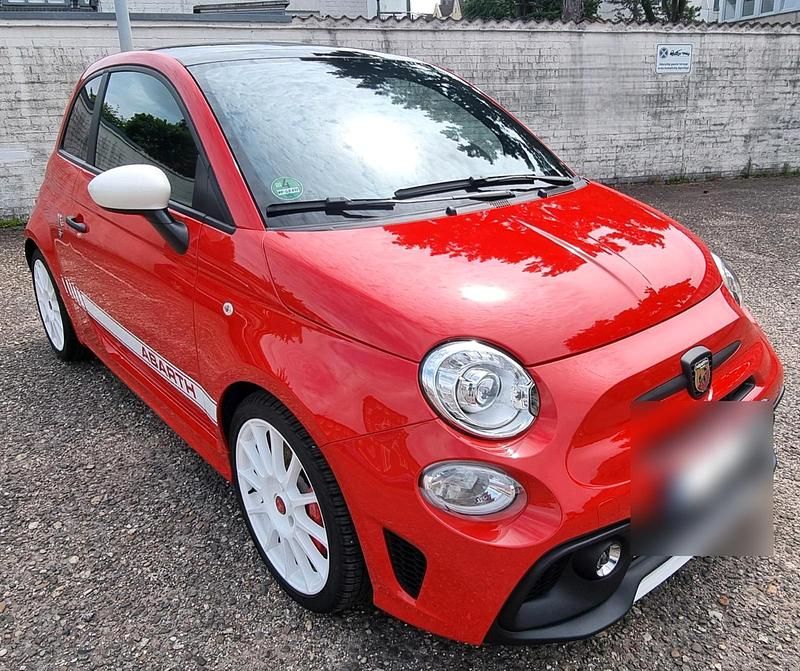 Używany Abarth 595 Esseesse 179 KM (131 kW) 2021 Czerwony Hatchback