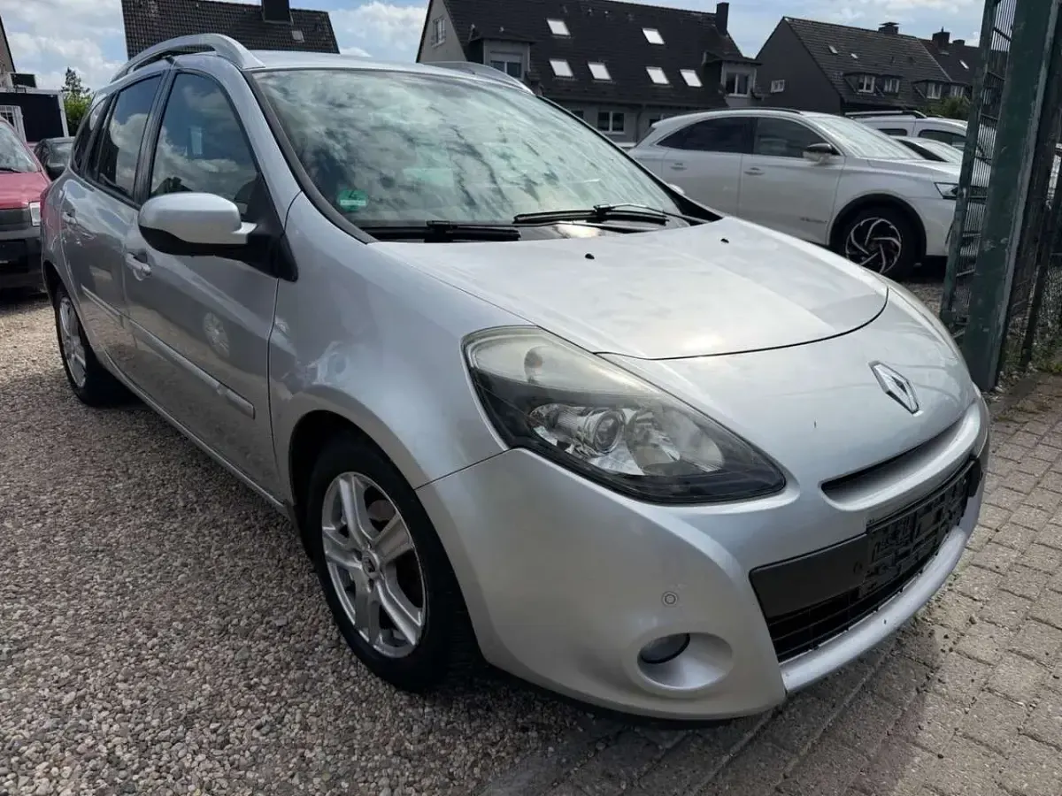 Gebraucht Renault Clio GrandTour Luxe 101 PS (74 kW) 2010 Silber Kombi