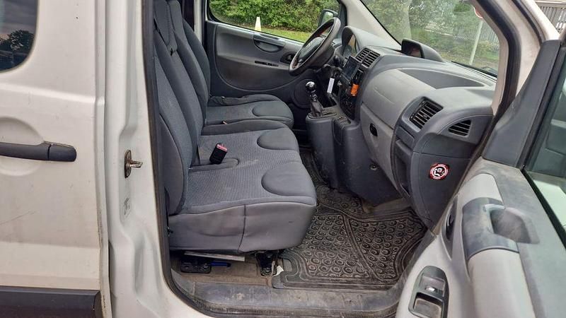 Gebraucht Citroën Jumpy 128 PS (94 kW) 2012 Weiß Van / Kleinbus