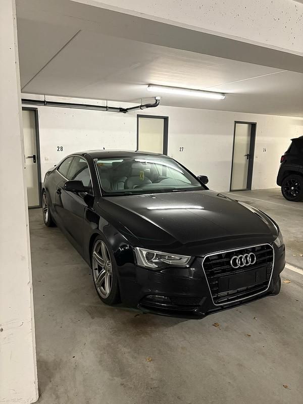 Schwarz Gebraucht 2012 Audi A5 Coupé | 13.700 € (Guter Preis) - Bild 1/4