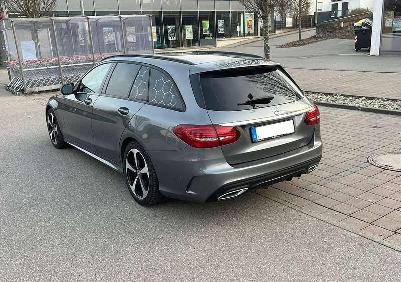 Gebraucht Mercedes C300 Avantgarde 245 PS (180 kW) 2020 Grau Kombi