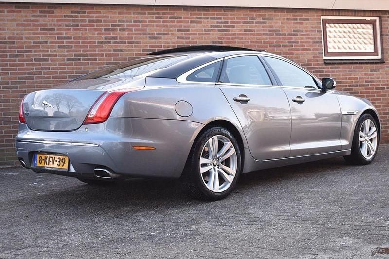Gebraucht Jaguar XJ Premium Luxury 275 PS (202 kW) 2012 Grau Limousine