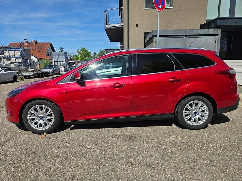Brugt Ford Focus Titanium 140 HK (102 kW) 2012 Rød Sedan