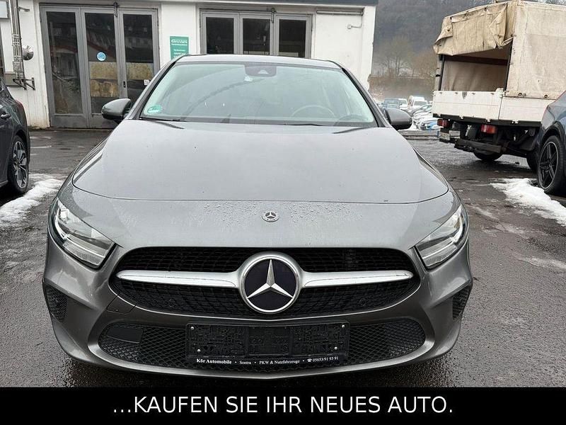 Gebraucht Mercedes A200 Progressive 163 PS (119 kW) 2018 Grau Limousine