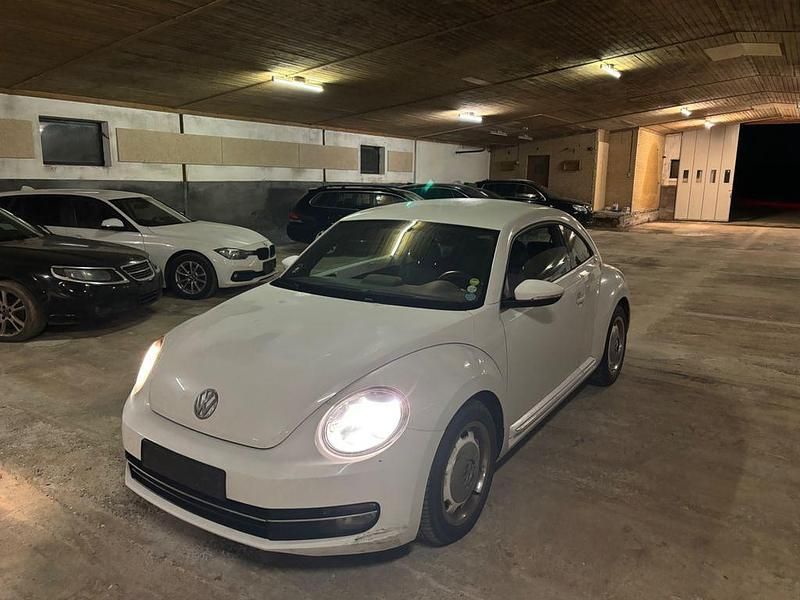 Gebraucht VW Beetle Design 105 PS (77 kW) 2015 Weiß Kleinwagen